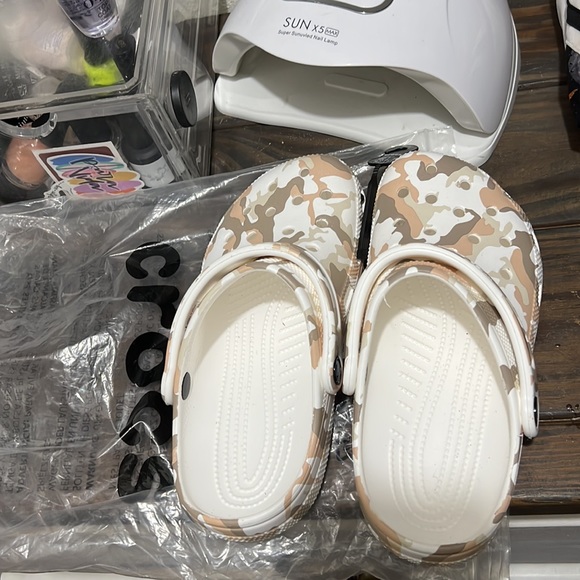 CROCS Shoes - New crocs 🦋 size 6